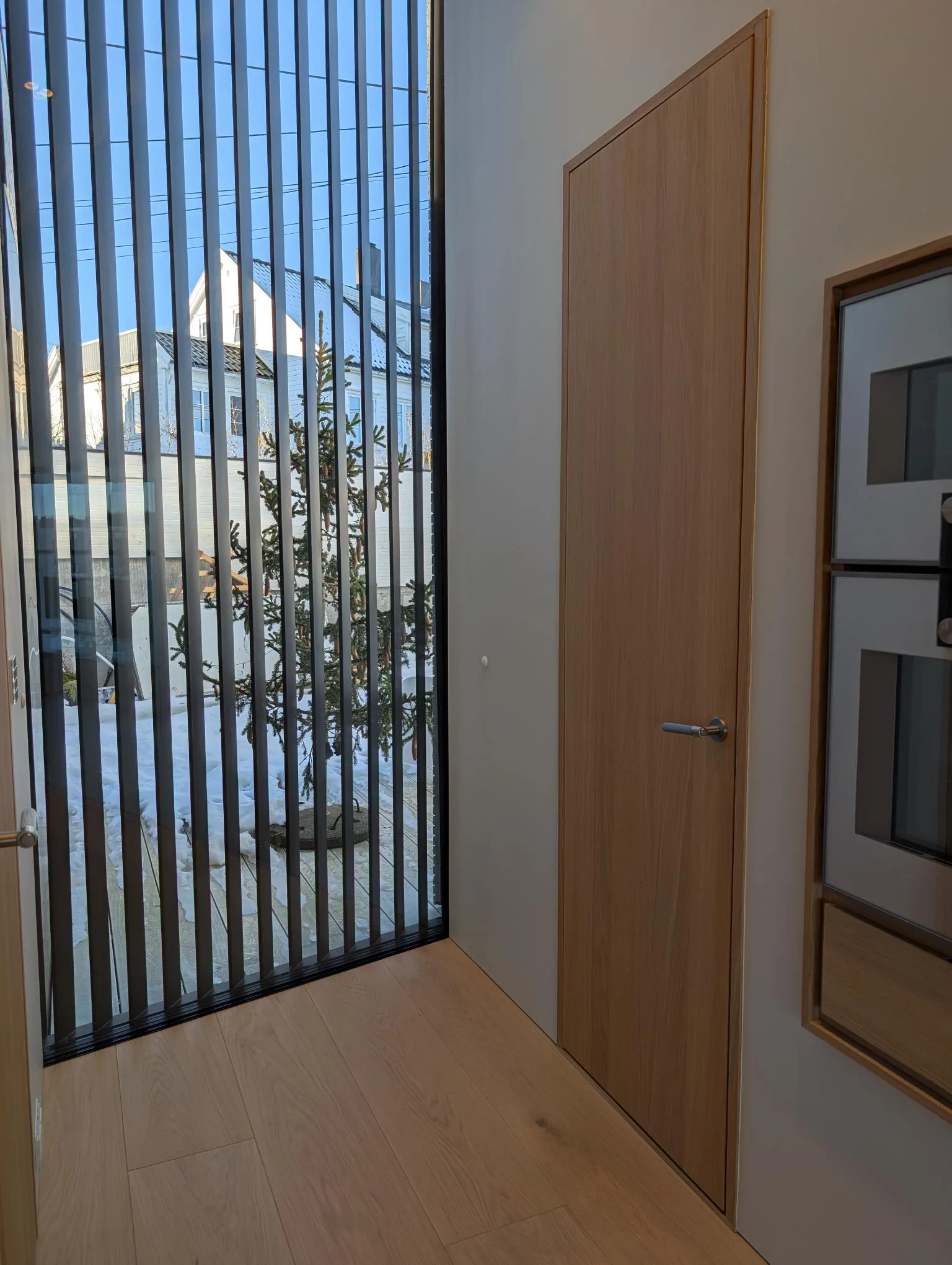 Eik Allegro mixmatch, Osmo 3040 Hvit+3062 Fargeløs Matt. Listefri karm med lite utstikk